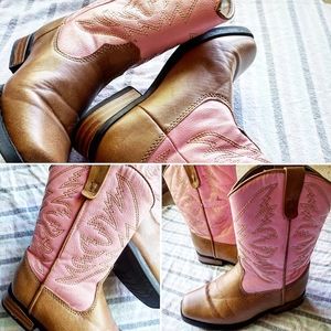 Little pink cowgirl boots 🌵🐎